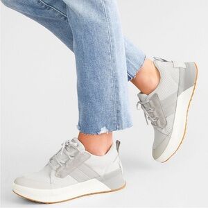 Sorel Out N About III Low Canvas Sneakers Women's 9 Gray Waterproof Comfy